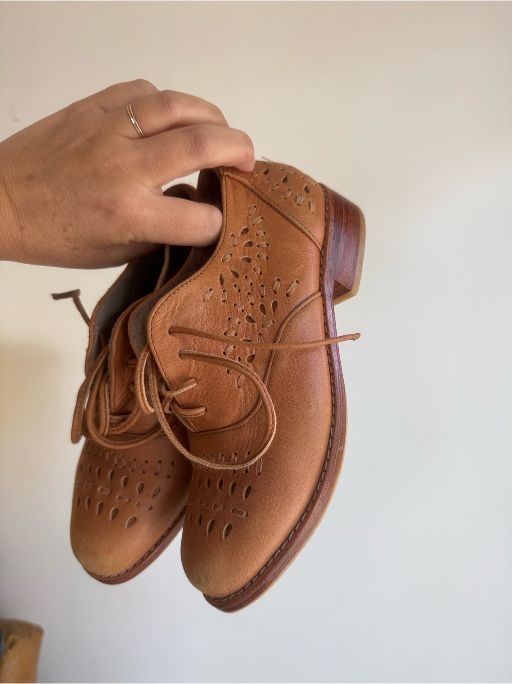 Bali Elf Tan Leather Perforated Oxford Lace-Up Shoe